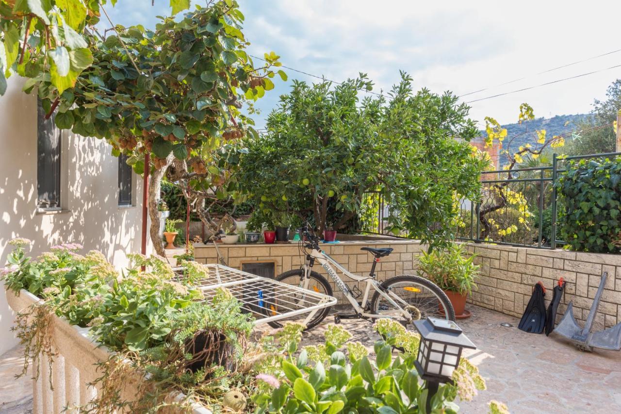 Apartments And Rooms With Parking Space Marina, Trogir - 5953 Ngoại thất bức ảnh