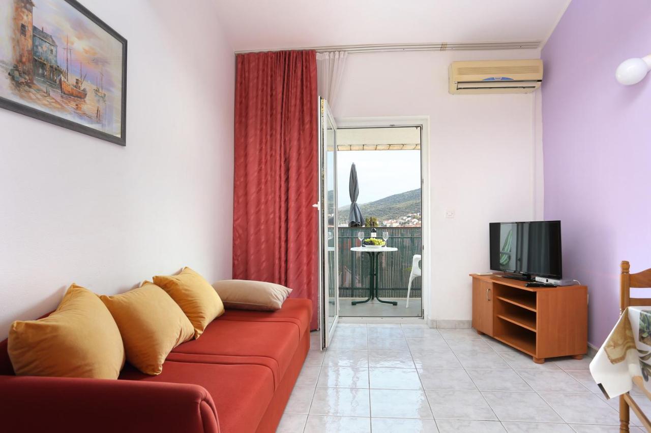 Apartments And Rooms With Parking Space Marina, Trogir - 5953 Ngoại thất bức ảnh