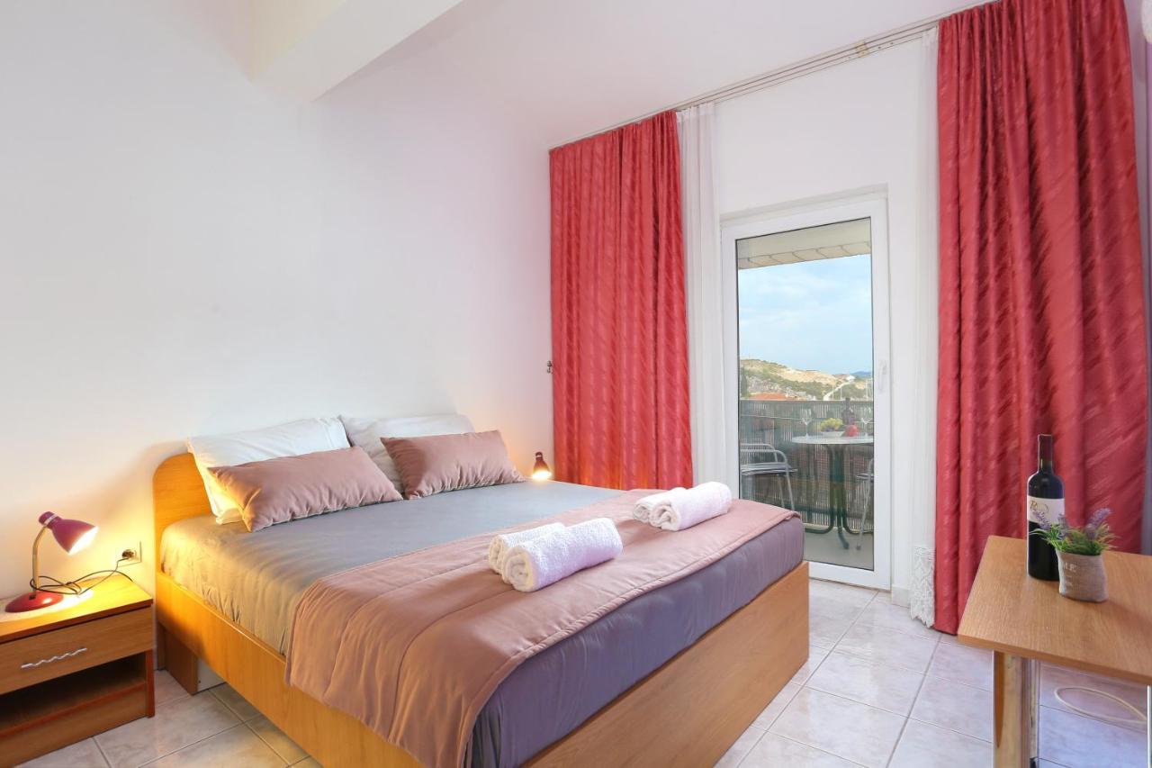 Apartments And Rooms With Parking Space Marina, Trogir - 5953 Ngoại thất bức ảnh